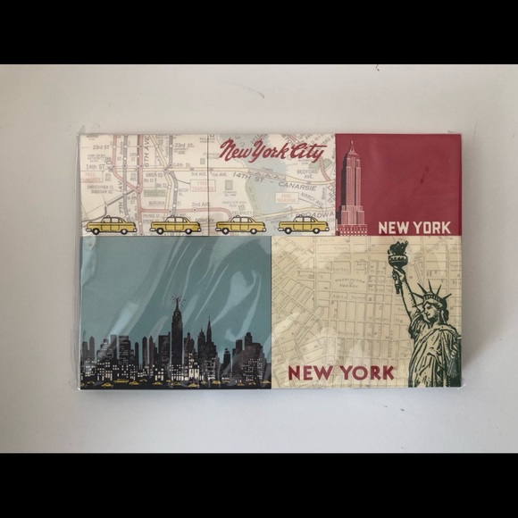 New York Assorted Sticky Notes & Notebook - Picture 4 of 5